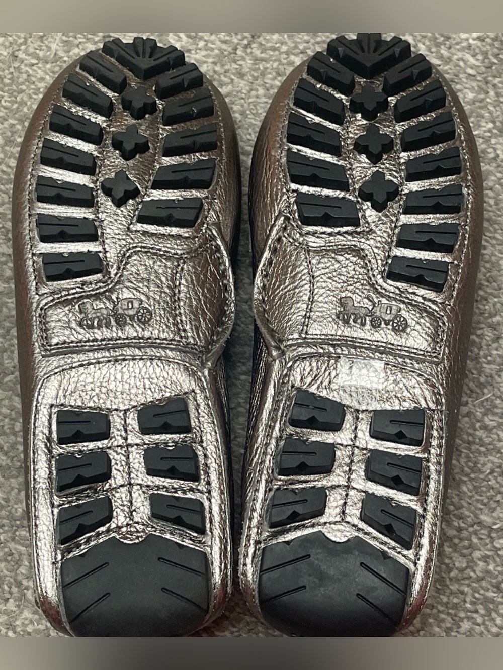 Coach silver leather Arlene driving loafers with logo hardware - size 6.5B - Picture 8 of 11